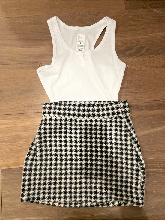 Lulus Dresses & Skirts - Lulu's Black & White Houndstooth Mini Skirt